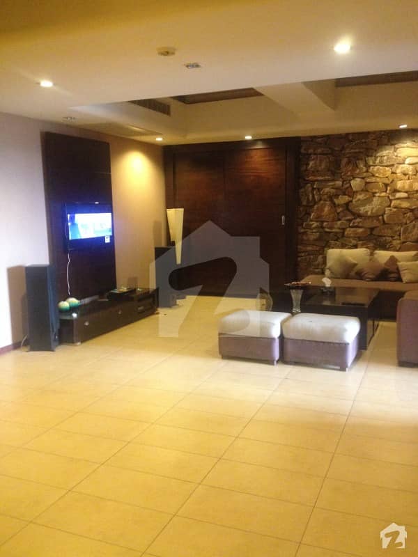 Three bedroom apartment fully furnished available on short term basis