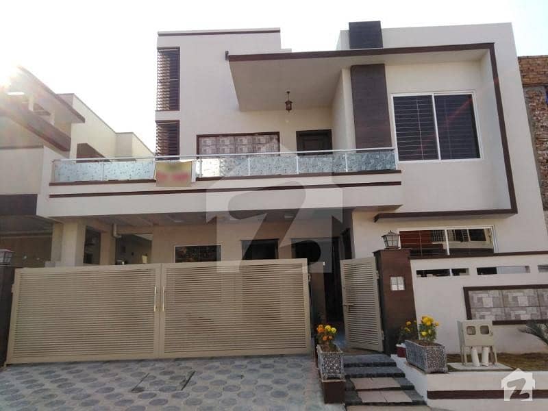 10 MARLA BRANDE NEW HOUSE FOR SALE IN MEDIA TOWN