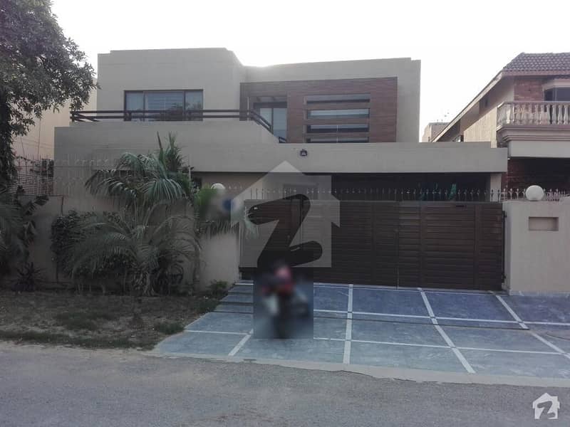 1 Kanal Furnished House Available For Rent