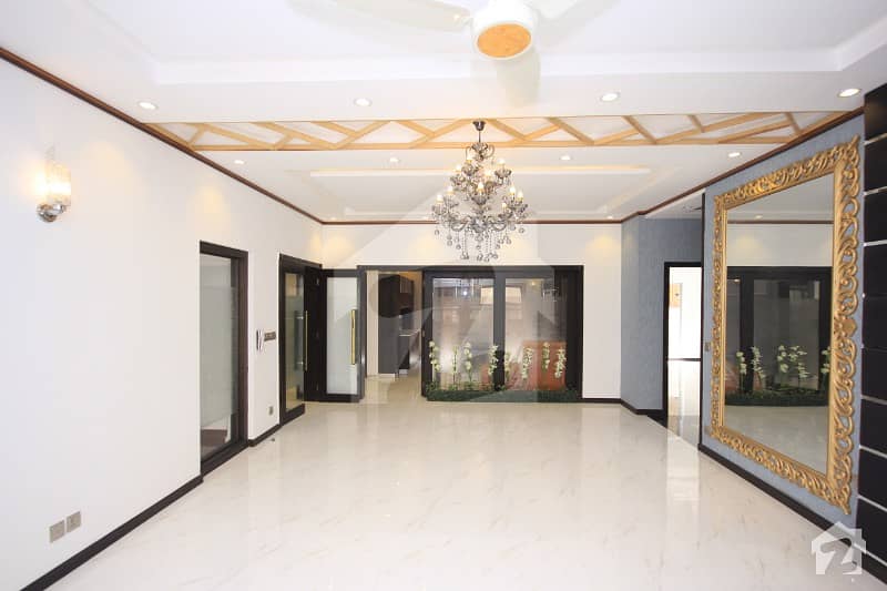 1 KANAL DECENT DOUBLE STORY BUNGALOW IN DHA LAHORE