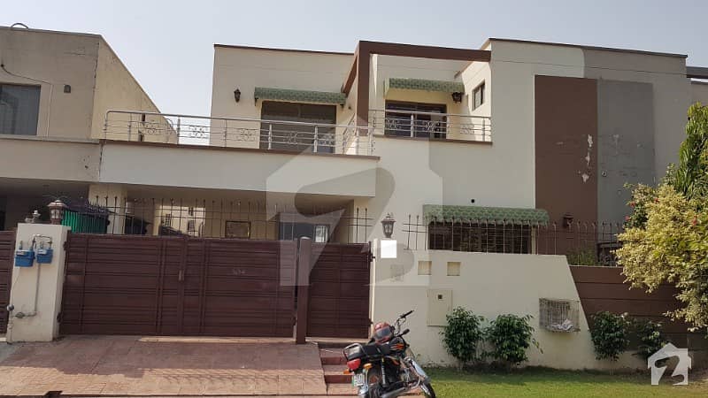 DHA Lahore 10 Marla Villa Very Good Location Super Good Deal In Phase 8