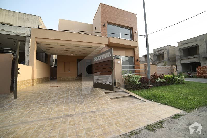 10 Marla Out Class Location Corner House In Divine Garden For Sale