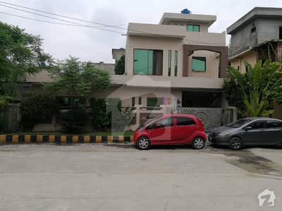 10 Marla Corner Full Furnished House Facing Park Surrounded By Beautiful Houses