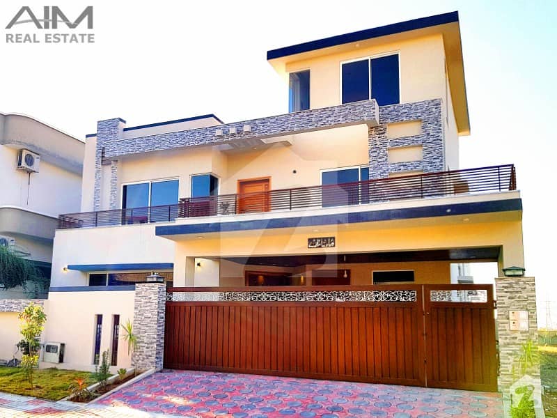 Excellent High Quality Height Location 1 Kanal House For Sale