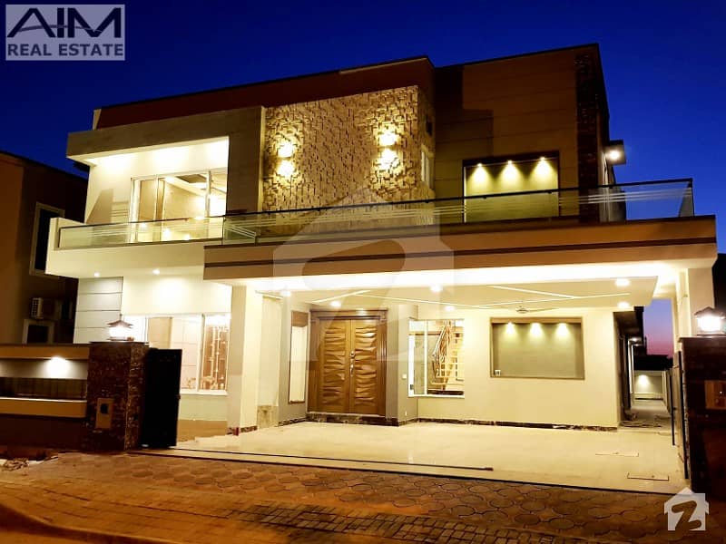 Luxury 1 Kanal House With Large Lawn