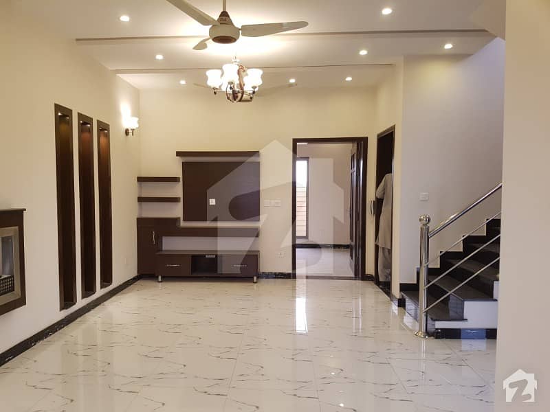 ڈی ایچ اے 9 ٹاؤن ۔ بلاک سی ڈی ایچ اے 9 ٹاؤن ڈیفنس (ڈی ایچ اے) لاہور میں 3 کمروں کا 5 مرلہ مکان 1.22 کروڑ میں برائے فروخت۔