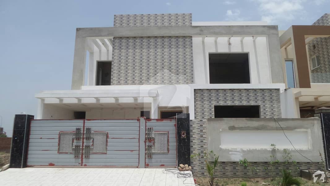 Model City 2 Royal Villas Jaranwala Road House Is For Sale