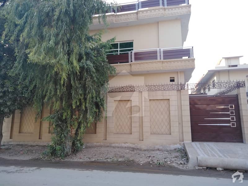 In Main Hayatabad Phase 1 Sector D2 House Is Available For Sale