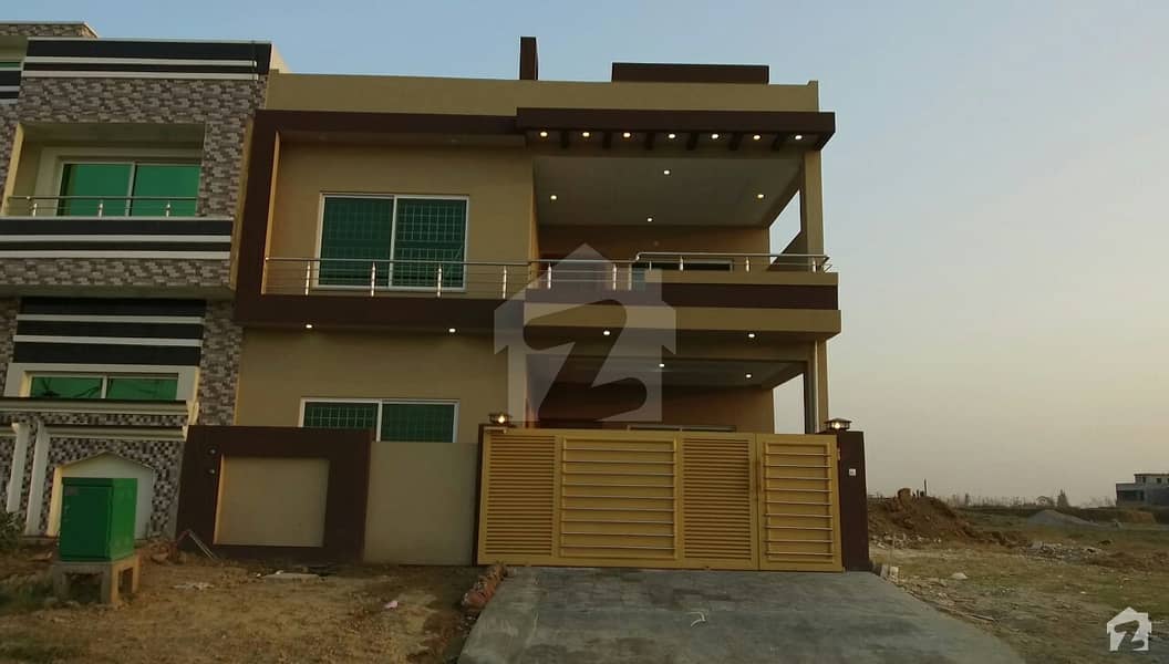 فیصل ٹاؤن - ایف ۔ 18 اسلام آباد میں 5 کمروں کا 8 مرلہ مکان 1.5 کروڑ میں برائے فروخت۔