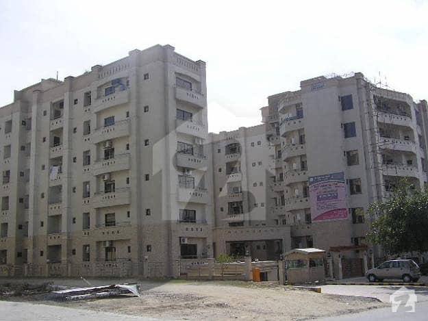 1st Floor 3900 Sq Feet Apartments 4 Bedroom With Servant Quarter Is Available