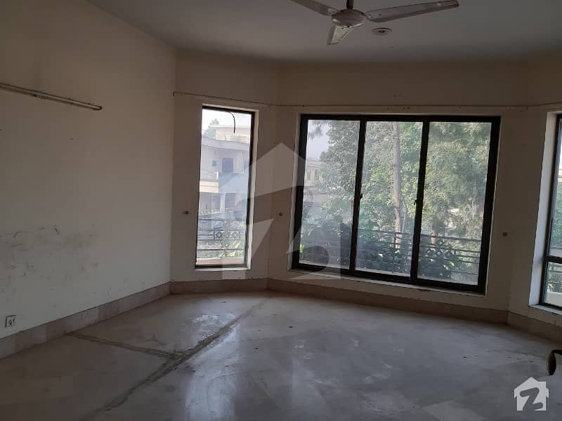 F-10/3 Old House For Sale Back Open Double Story Size 90X120 1200 Sq Yd Dead End Street Margalla Facing