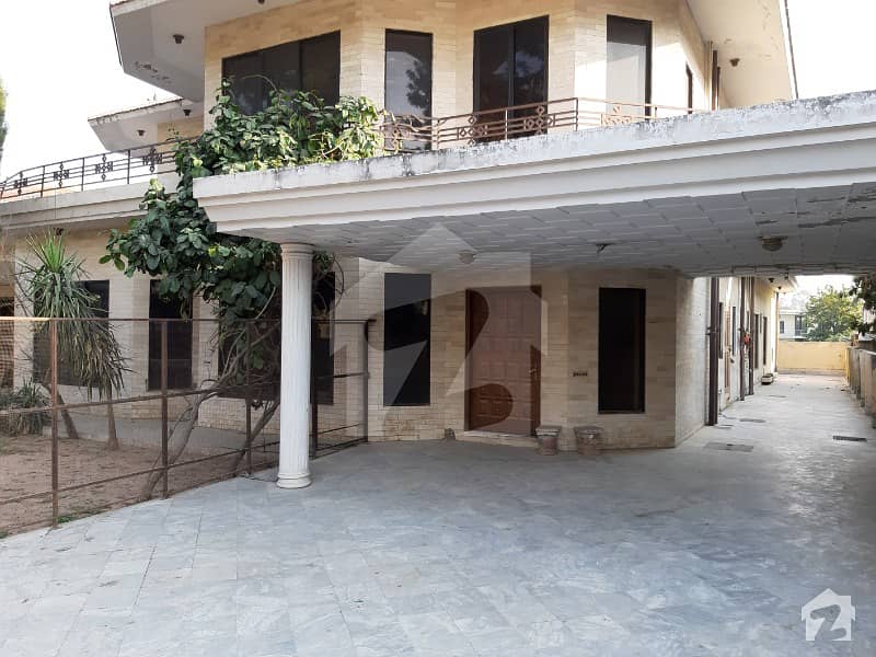 F114 Beautiful Nice Location Old House For Sale   1000 Sq Yd Margalla Face