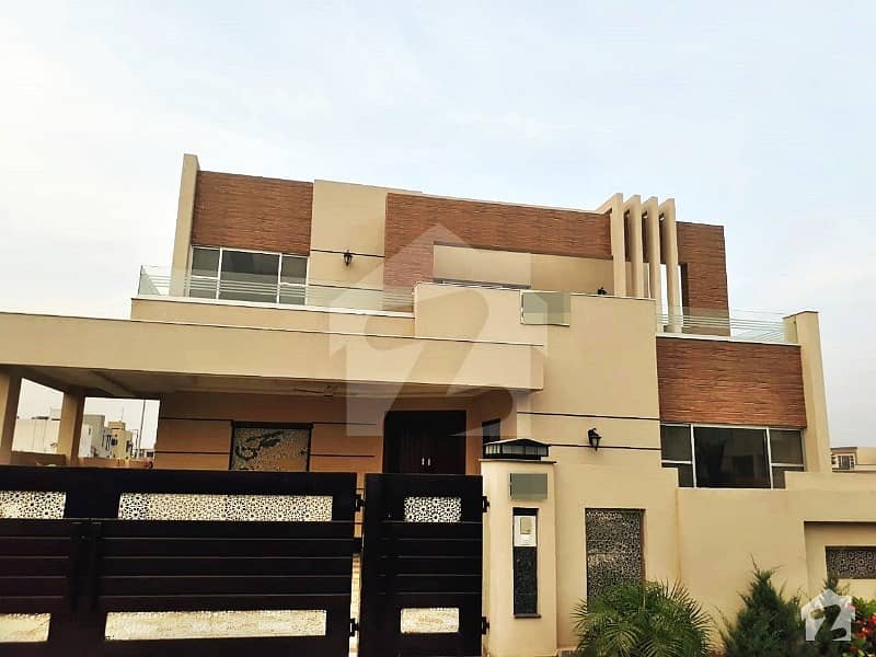 1 Kanal Brand New Lavish House At Prime Location