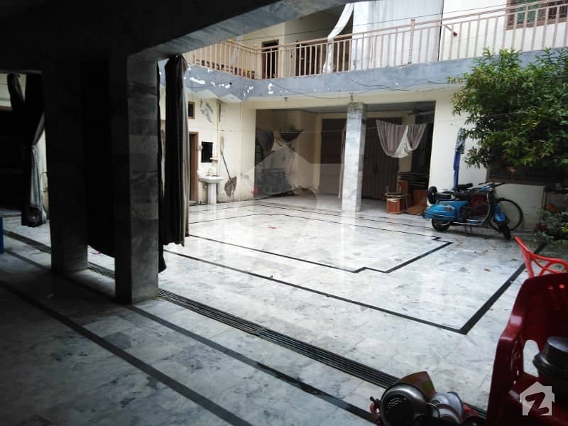 نسِاتا روڈ مردان میں 9 کمروں کا 13 مرلہ مکان 1 کروڑ میں برائے فروخت۔