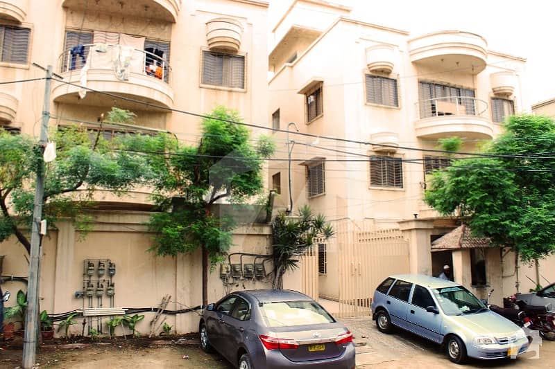 محمد علی سوسائٹی گلشنِ اقبال ٹاؤن کراچی میں 3 کمروں کا 13 مرلہ فلیٹ 2. 7 کروڑ میں برائے فروخت۔