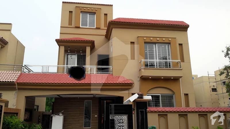 10 MARLA BEAUTIFUL HOUSE FOR RENT IN BAHRIA TOWN LAHORE