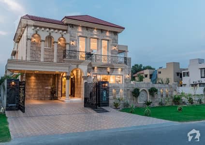 Z Block - Corner 1 Kanal Elegant Palace Near Deffence Libarary Z Block - Corner 1 Kanal Elegant Palace Near Deffence Libarary