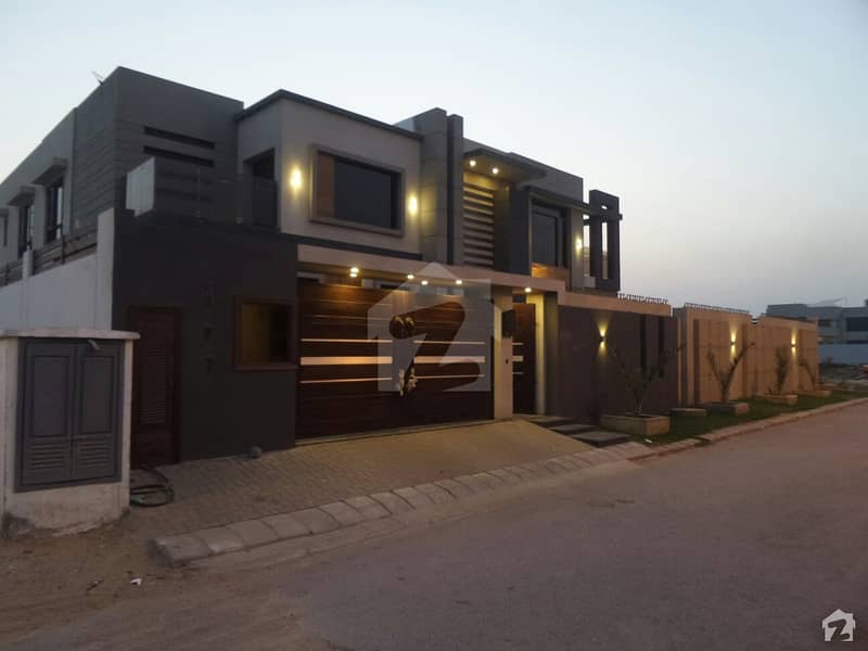 1000 Square Yards Brand New Architect Designed Owner Built Extra Ordinary Bungalow Available For Sale
