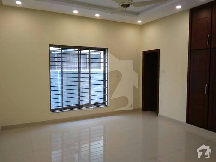 12marla beautiful house for rent in media town rawalpindi best location near mean rood