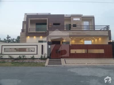 House Is Available For Sale On Satiana Road House Is Available For Sale On Satiana Road
