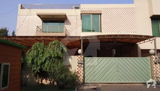 13 Marla Lavish House With Basement For Sale In E1 Block Gulberg 3 Lahore