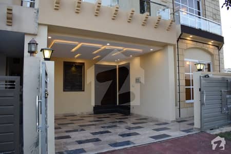 7 Marla Luxury Design House Fro Sale Opposite Dr. A. Q Khan School Main Boulevard Usman Block 7 Marla Luxury Design House Fro Sale Opposite Dr. A. Q Khan School Main Boulevard Usman Block