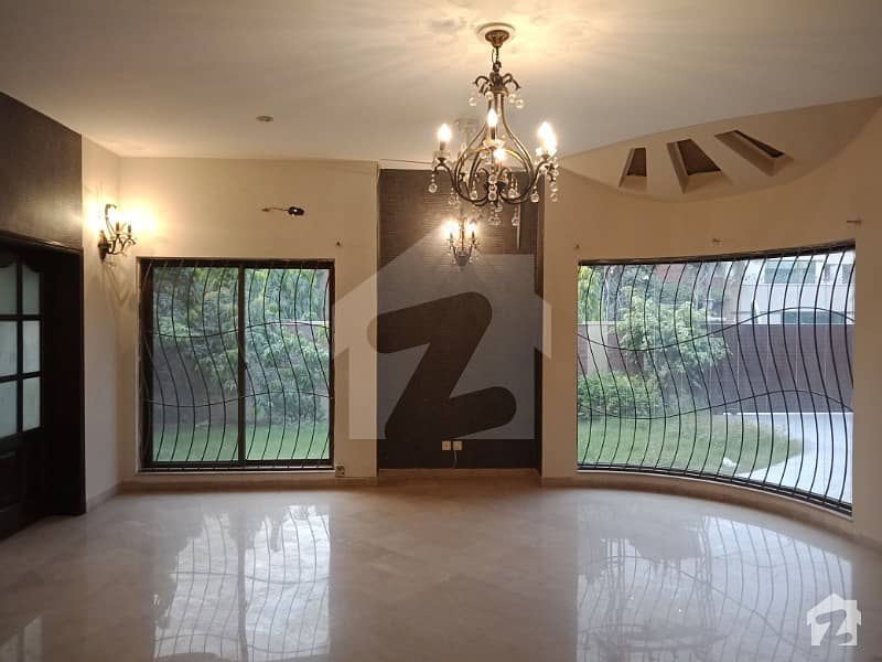 Defence 2 Kanal Lower Portion For Rent In Dha Lahore