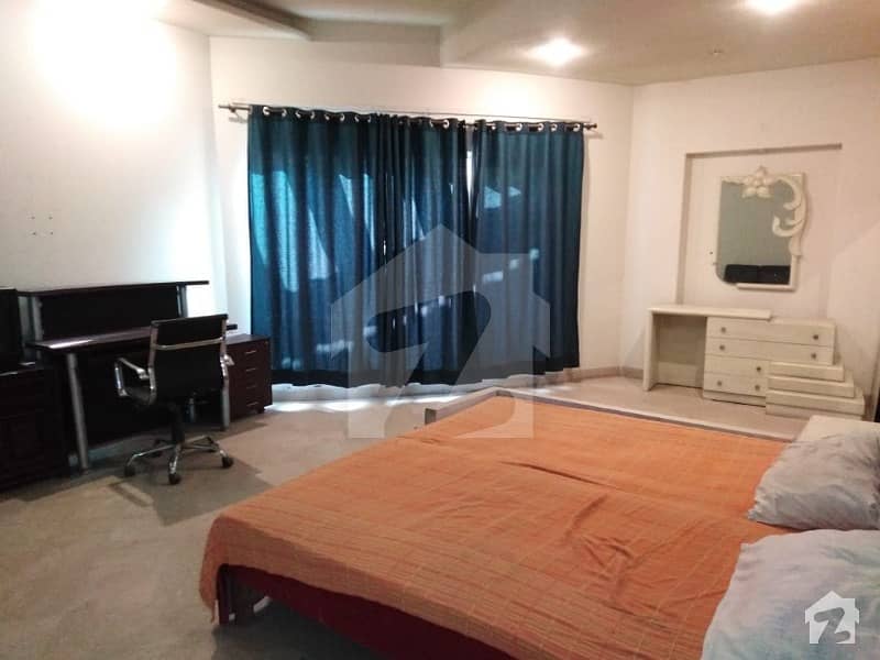 1 Kanal Fully Furnished Beautiful Royal Place out Class Modern Luxury 1 Bed Portion For Rent in DHA Phase III