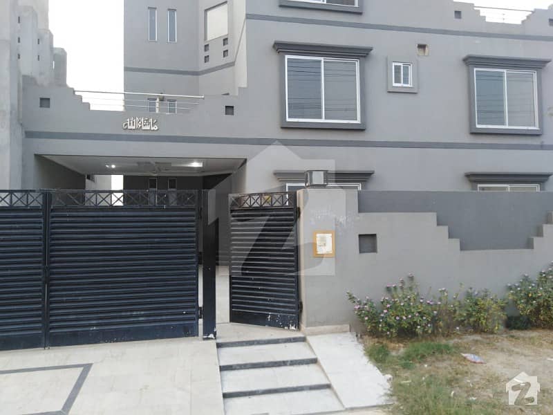 1 Kanal Lower Very Good Portion For Rent In Tariq Gardens H Block