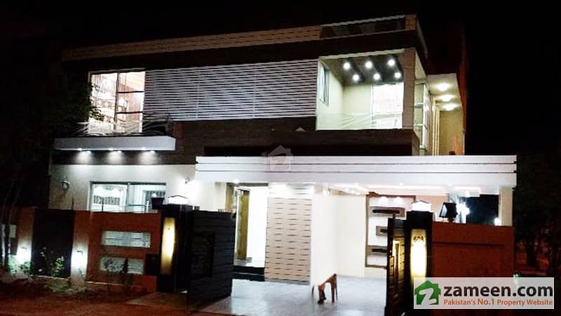 Corner 11 Marla Superb And Glourois 5 Beds Cottage Available For Sale In Bahria Town