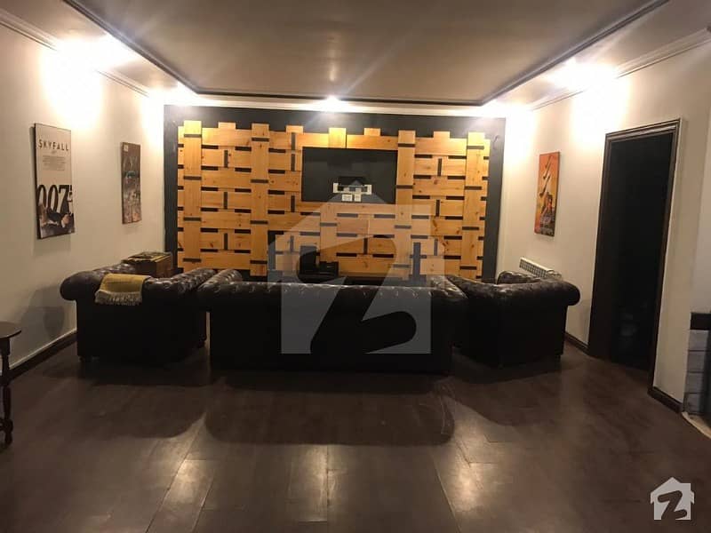 یونیورسٹی ٹاؤن پشاور میں 6 کمروں کا 1 کنال مکان 3 لاکھ میں کرایہ پر دستیاب ہے۔