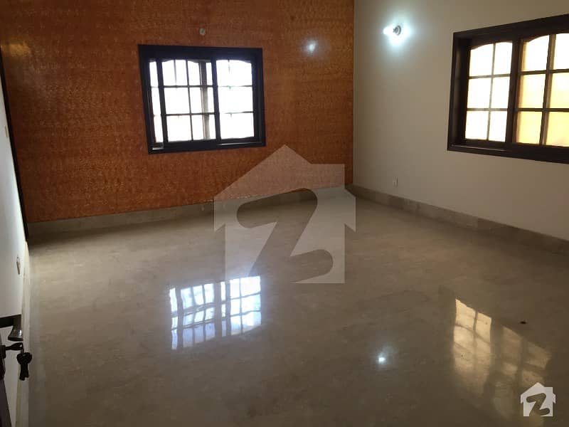 240 Sq Yards Portion 2nd Floor With Roof In Block 2 Gulistan E Jauhar