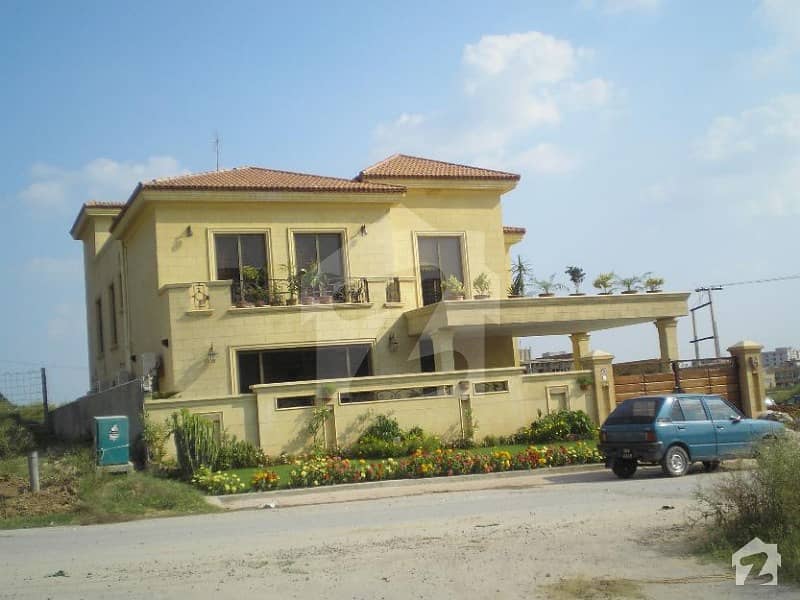 5 Marlas House with basement for sale in Bahria Enclave Sector B2
