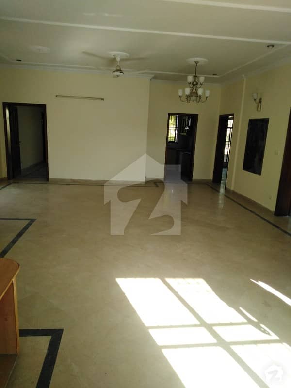 1 Kanal Outstanding Beautiful Double Storey House Near To Masjid, Market, Park