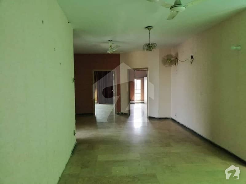 Defence Phase 8 Air Avenue 8 Marla 3rd Floor Apartment For Rent