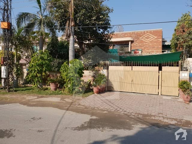 1 Kanal Spacious House For Rent In Model Town