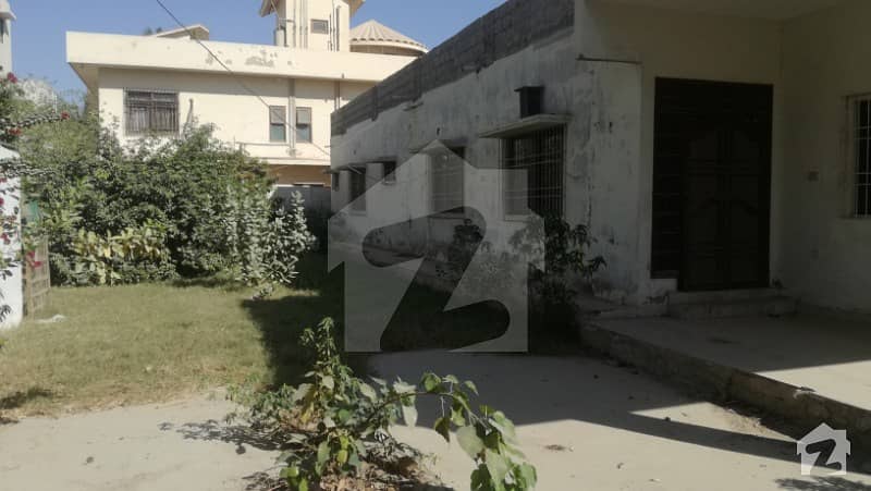 600 Sq Yard Single Storey Demolish House For Sale In Block 9 Gulshan E Iqbal Karachi Ideal For Residence