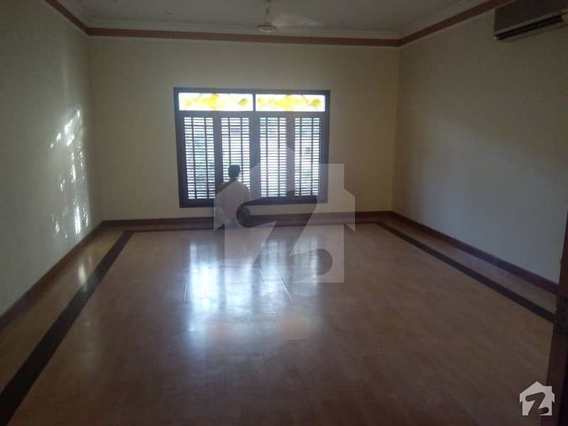 500 Sq Yard Well Maintained Out Class Owner Built Bungalow Upper Portion Available For Rent At Most Prime Location Of Clifton Block 09