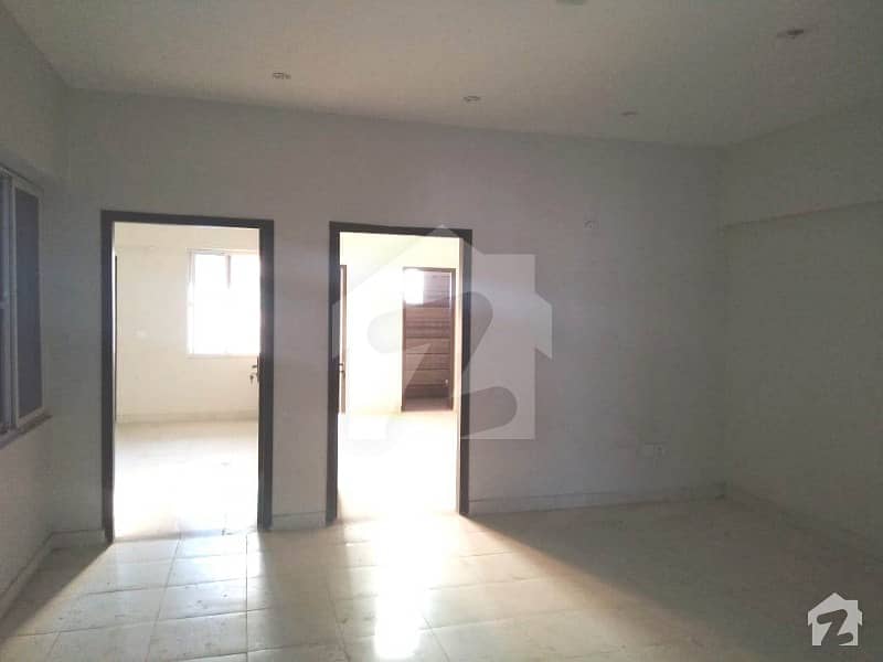 3 Bed Apartment With Lift Parking For Sale In Bukhari Commercial Area