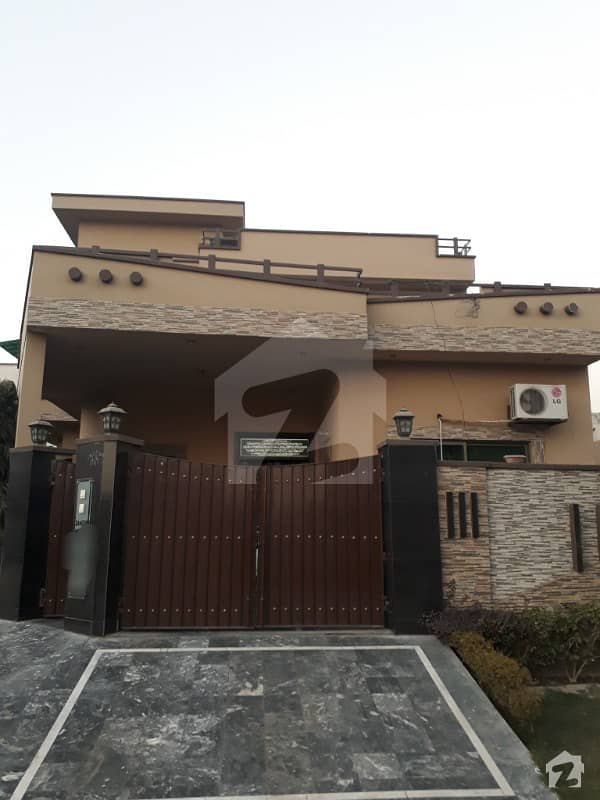 Corner 4 Year Old House Available For Sale Punjab Ph 2