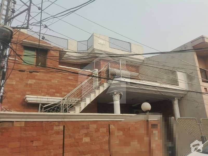 اقبال پارک کینٹ کینٹ لاہور میں 3 کمروں کا 7 مرلہ مکان 1. 4 کروڑ میں برائے فروخت۔