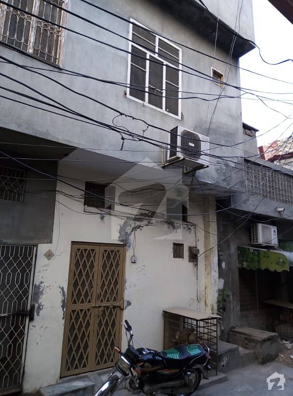 Triple Storey  House For Sale  Near To Road