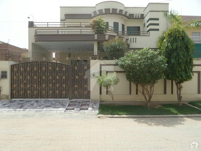 Triple Storey Beautiful Bungalow For Sale In Aziz Yaqoob Town Okara Triple Storey Beautiful Bungalow For Sale In Aziz Yaqoob Town Okara