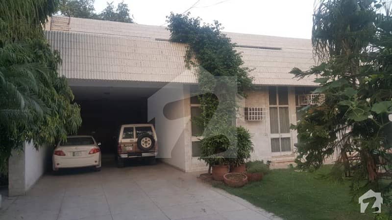 2 Kanal House On Prime Location In Cantt Lahore