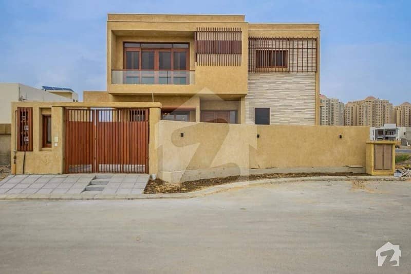 500 Yards Purly Architecture Built Bungalow Is Available For Sale