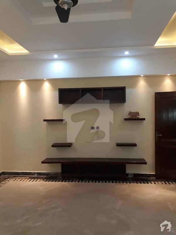 ٹاؤن شپ لاہور میں 7 کمروں کا 1 کنال مکان 4. 5 کروڑ میں برائے فروخت۔