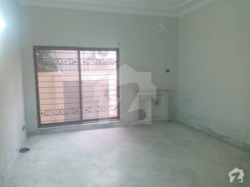 1 Kanal Beautiful Lower Portion For Rent