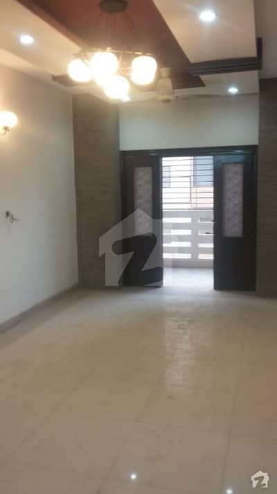 Clifton Block 2 Small Complex Ground Floor 3 Bed Separate Gate For Rent