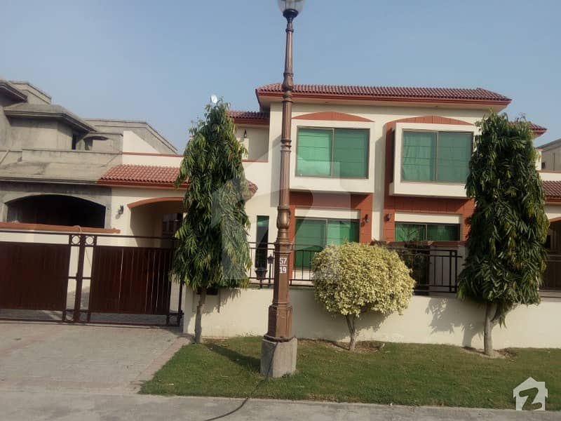 12 Marla Luxury Model House for Sale in M1 Lake City Lahore