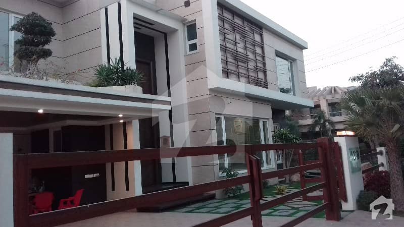 1 Kanal Brand New Lavish House For Sale